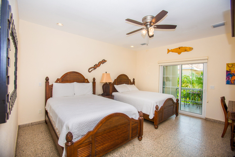 Bedroom 3, Lawson Rock - Angelfish 202, Roatán