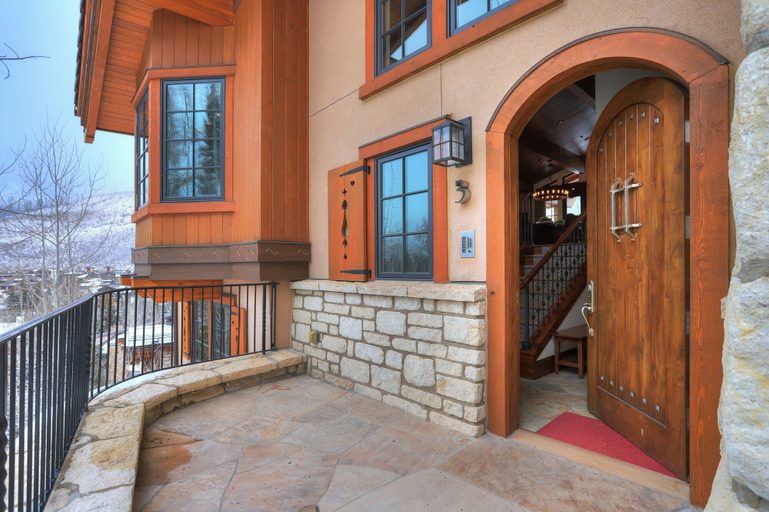 Property grounds 2, Luxury Mountainside 5BR Chalet in Vail Village by RedAwning, Eagle