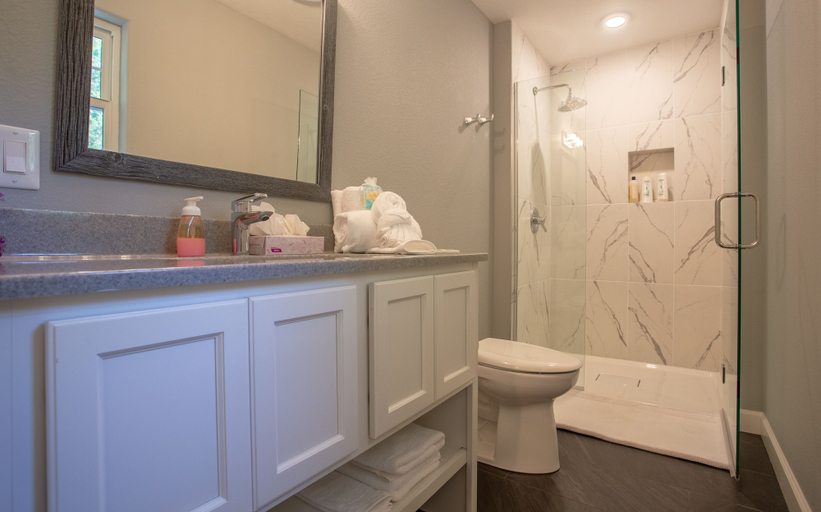 Bathroom 4, Happy Hideaway 4 Bedroom Home by RedAwning, Taney