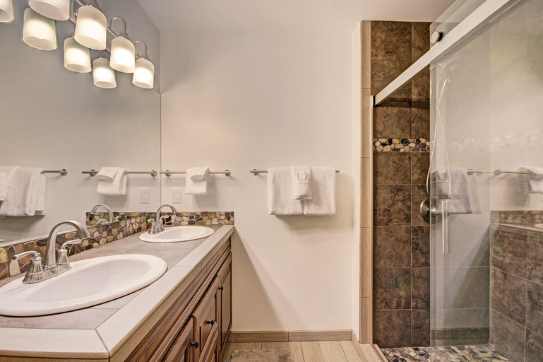 Bathroom 4, 732b Meadow Creek 2 Bedroom Townhouse by RedAwning, Summit