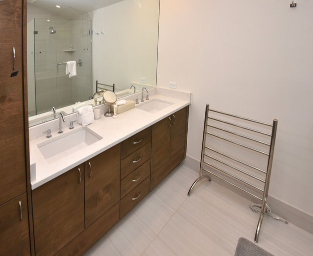 Bathroom 2, Lionshead Centre #307 3 Bedroom Condo by RedAwning, Eagle