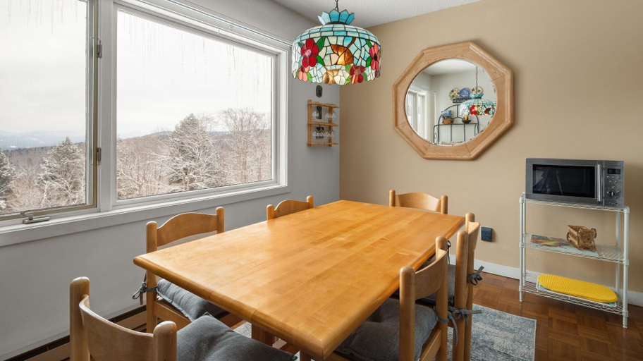 Others 5, 14 Snowside 2 Bedroom Condo by RedAwning, Washington