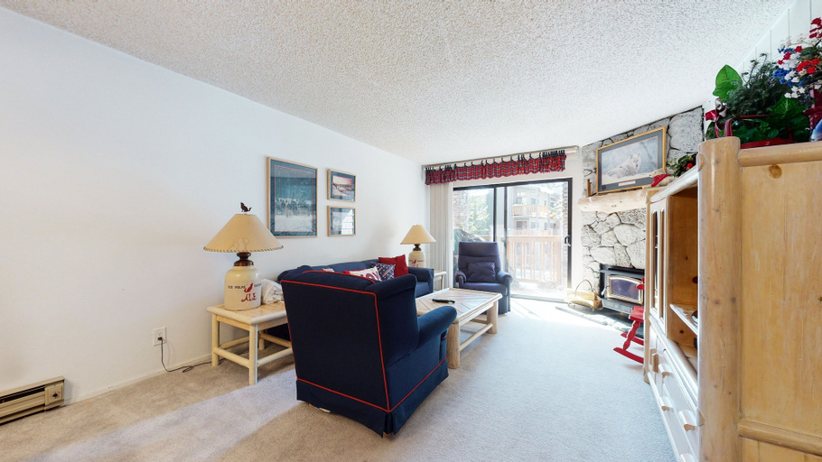 Living room 4, Summit 234 Pet-Friendly, Quaint, Walk to Eagle Lodge by RedAwning, Mono