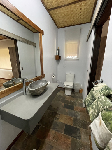Bathroom 4, Aloegrove Safari Lodge, Omatako