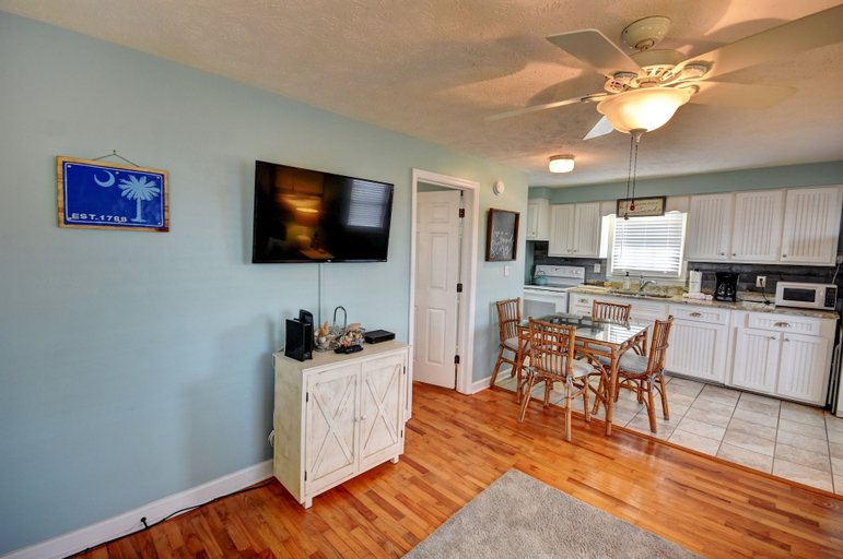 Private kitchen 4, 202 28th Ave Unit 6 1 Bedroom Condo, Horry
