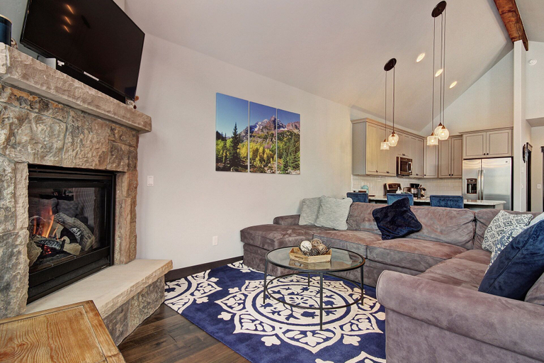 Living area 5, 78 Alders Townhouse with Heated Garage by RedAwning, Summit