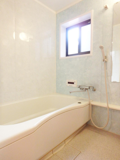 Bathroom 3, Karahori Guest House, Osaka