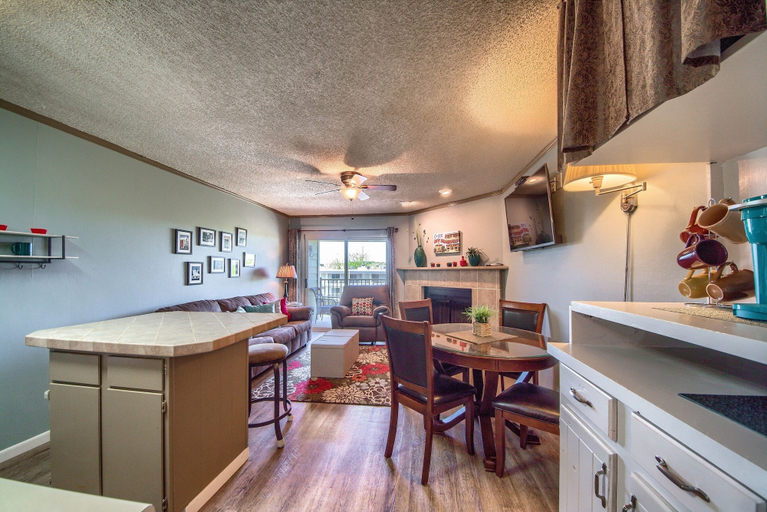 Private kitchen 5, Riverpalooza Rrc A305 2 Bedroom Condo by RedAwning, Comal