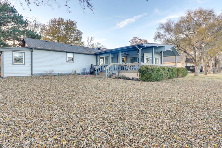 Exterior & Views 2, Serene Lakefront Getaway With Fire Pit & Grill!, Harper