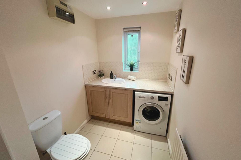 Bathroom 3, Lovely 3-bed House in Solihull, Solihull
