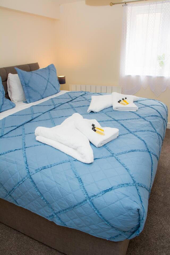 Bedroom 2, Captivating 1-bed Apartment in Stroud, Gloucestershire