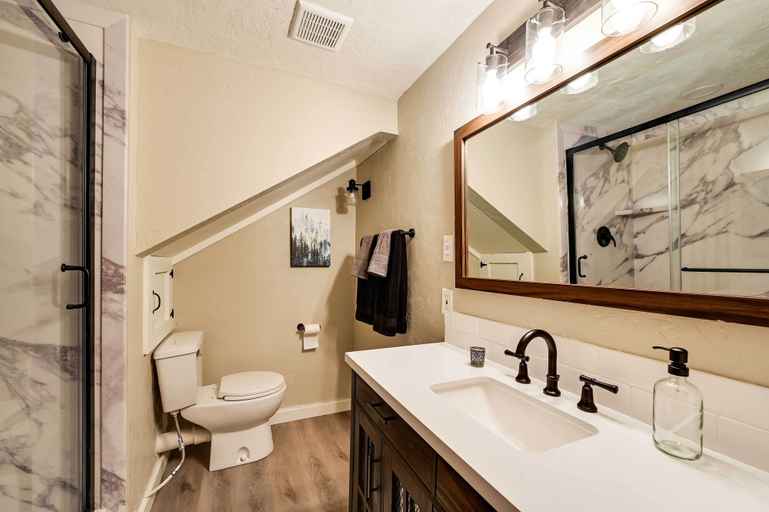 Bathroom 4, Secluded Garden Valley Cabin w/ Deck & Views!, Boise
