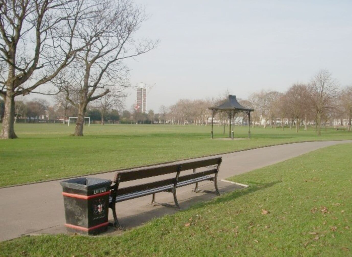 Others 4, 2-bed Flat Near Park in Central London, London