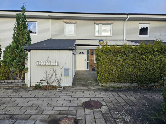 Exterior 4, 3Br House, Sleeps 7 With Balcony-garden-bbq-freep, Malmö