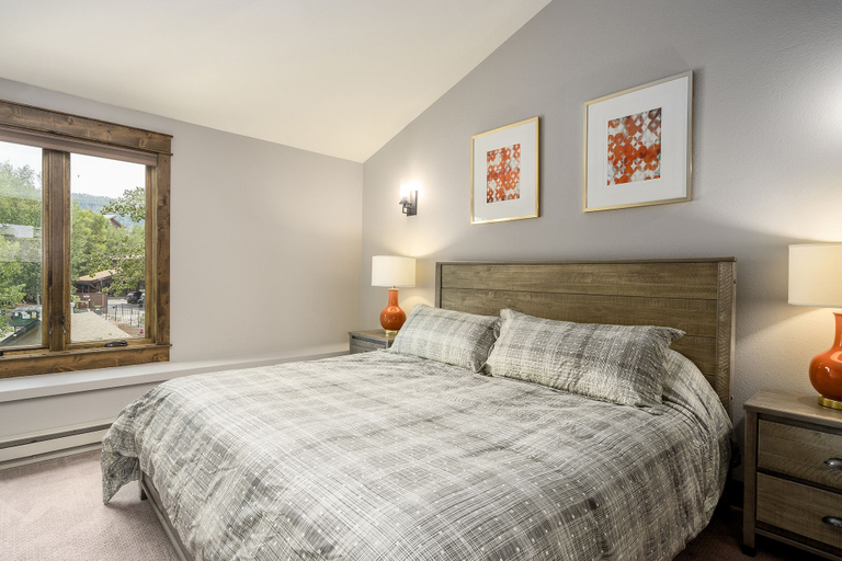 Room 4, Promontory 6 3 Bedroom Townhouse by RedAwning, Routt