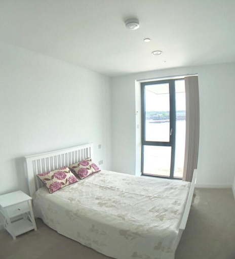 Bedroom 4, Stunning 2-bed Apartment in London, London