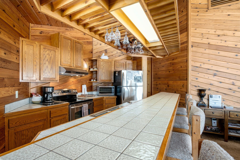 Private kitchen 5, Stutzhaven in the Mountains - 2 Br Home, Larimer