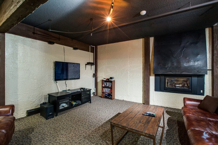 Living area 3, Snowline Lodge Condo #9, Whatcom