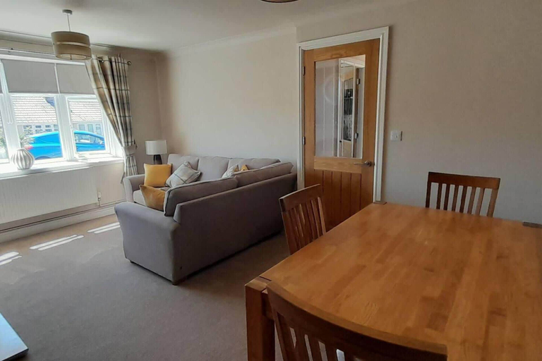 Others 4, 2 Bed House - Sleeps 4 - Pets - Garden - Parking, Nottinghamshire