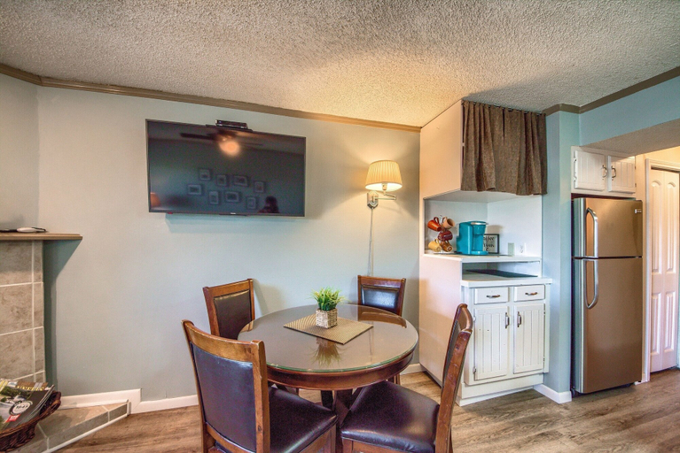 Private kitchen 4, Riverpalooza Rrc A305 2 Bedroom Condo by RedAwning, Comal