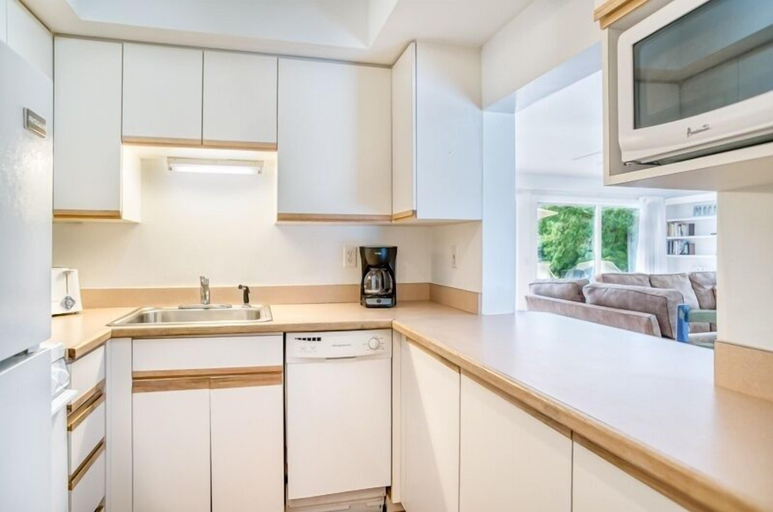 Others 5, Baywatch Cottage 2 Bedroom Home by RedAwning, Lee
