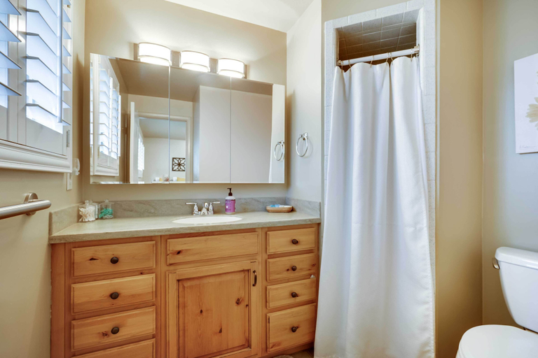 Bathroom 4, Updated Ranch Apartment w/ Deck - 9 Mi to Downtown, Salt Lake