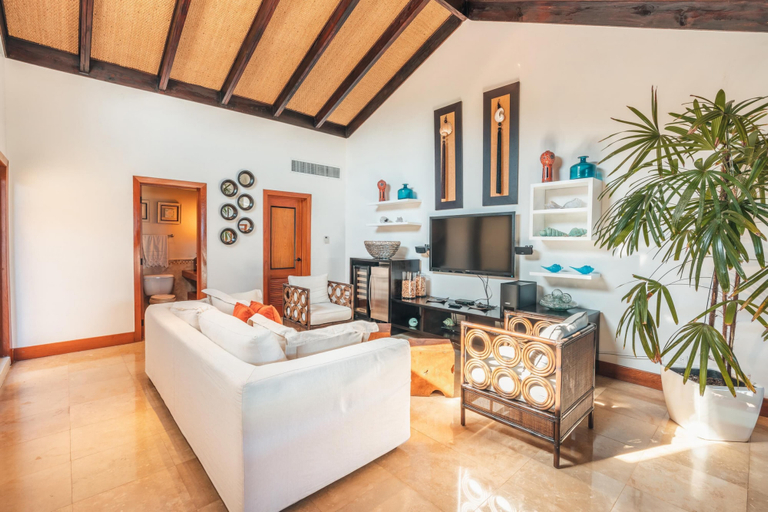 Interior, Penthouse w Jacuzzi and Ocean View Puerto Bahia