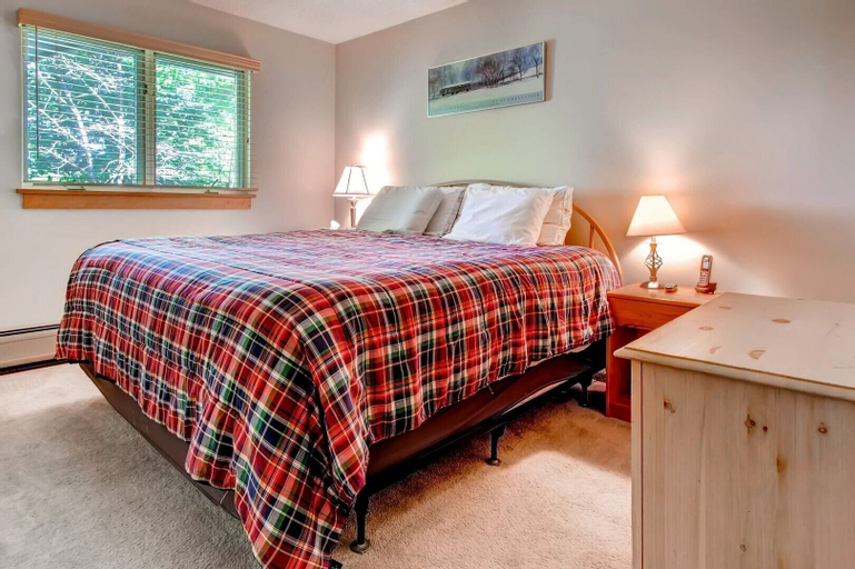 Bedroom 2, Woods Resort and Spa by RedAwning, Rutland