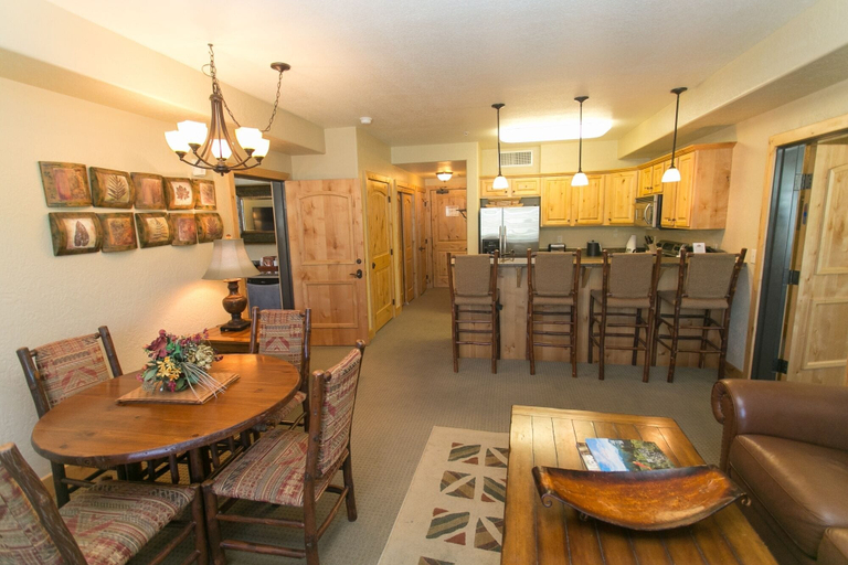 Dining 5, Massive Condo with Views and Rustic Furnishings by RedAwning, Summit