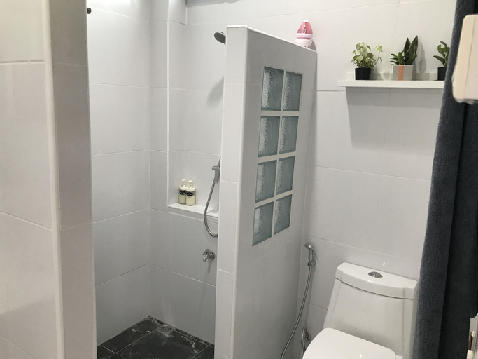 Bathroom 22