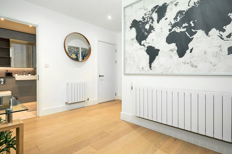 Others 4, Impeccable 3-bed Apartment in London, London