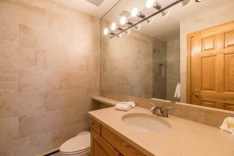 Bathroom 4, Strawberry Park Ski-in Ski-Out Condo by RedAwning, Eagle