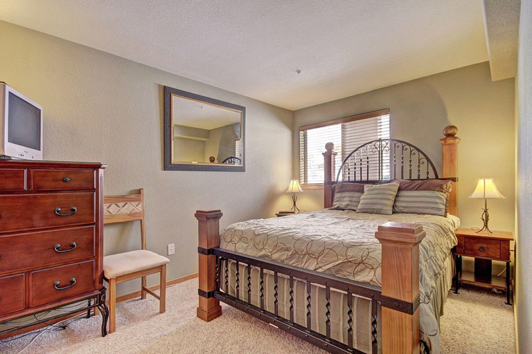 Bedroom 2, 522 Watch Hill, Summit