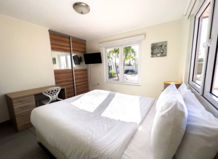 Bedroom 3, Spacious 6BR Villa w Pool Close2beach Sleeps 16
