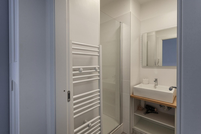 Room 3, Chic Modern Lofts by Wonderful Italy, Genova