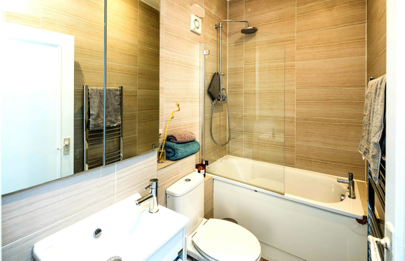 Bathroom, Charming 2-bed Apartment in London, London