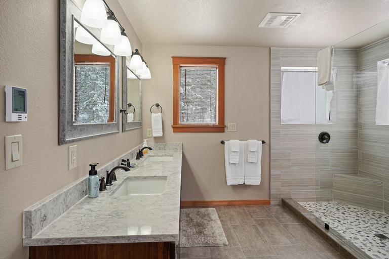 Bathroom 4, 8 Mt Baker Home with Hot Tub by RedAwning, Deschutes