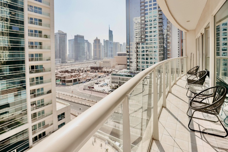 Others 3, Elegant 1BD with Stunning Views, Dubai