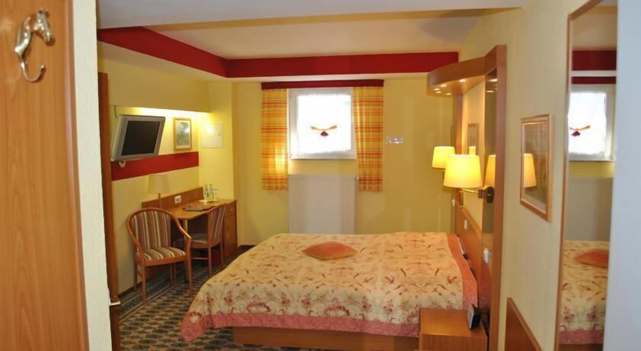 Bedroom 3, Parkhotel Neustadt, Ostprignitz-Ruppin