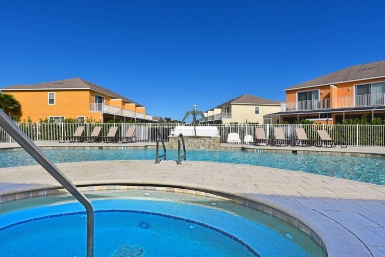 Sport & Beauty 5, 3 Bedroom Private Pool With Spa Near Disey 3 Villa by RedAwning, Lake
