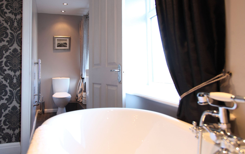 Bathroom 3, The Windmill Inn - Whitby, North Yorkshire