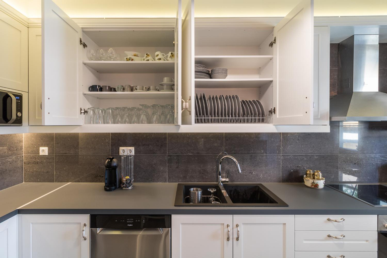 Others 5, Comfortable and Spacious 2 bdr Apt, Attica