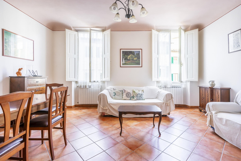 Room 1, Piattellina 8 Apartment, Florence