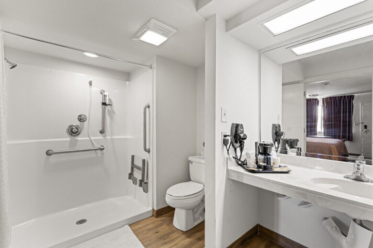 Bathroom 4, Marina Inn & Suites Chalmette - New Orleans, Saint Bernard