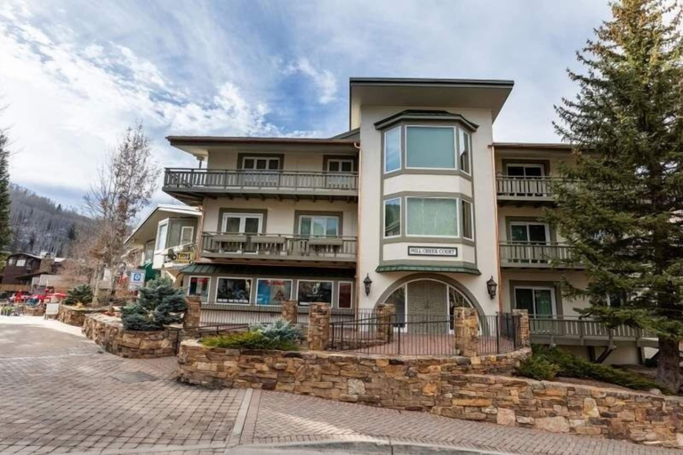 Exterior 5, Condo with Vaulted Ceiling & Spectacular Mountain Views by RedAwning, Eagle