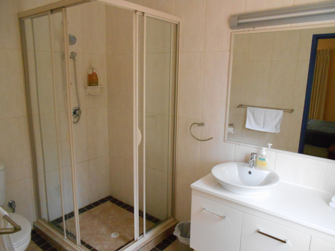 Bathroom 4, Chalets on Stoneville, Mundaring