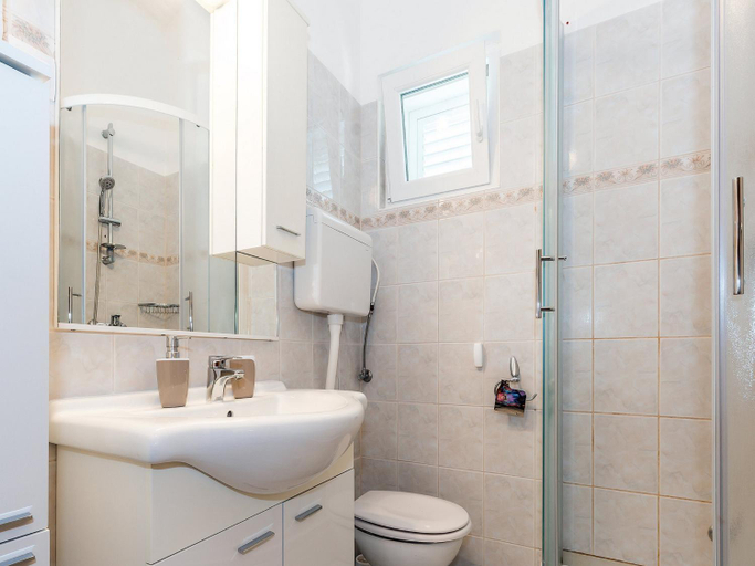 Bathroom 2, Apartments Gulin, Primošten
