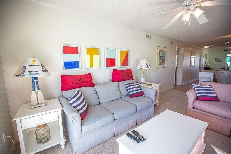 Living area 2, Feelin' Beachy-7a 2 Bedroom Home by RedAwning, Brunswick