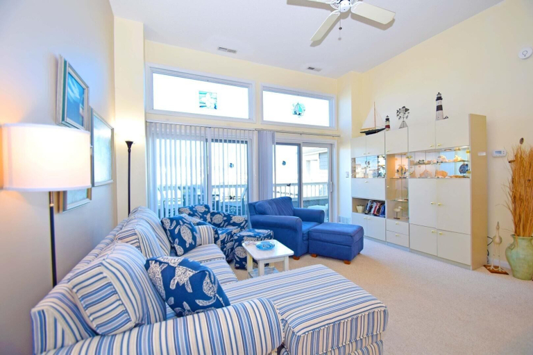 Living area 3, Seascape-heron Harbour 206-10 2 Bedroom Condo by RedAwning, Worcester
