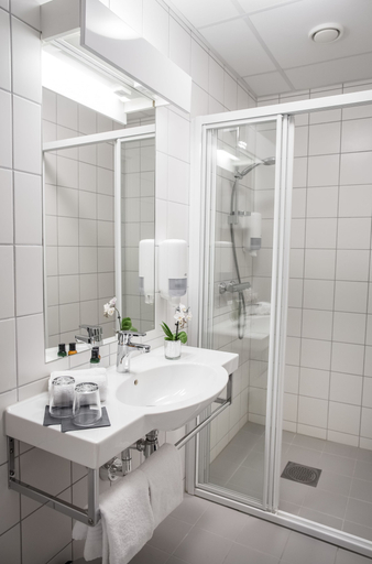 Bathroom 5, Fredriksten Hotell, Halden